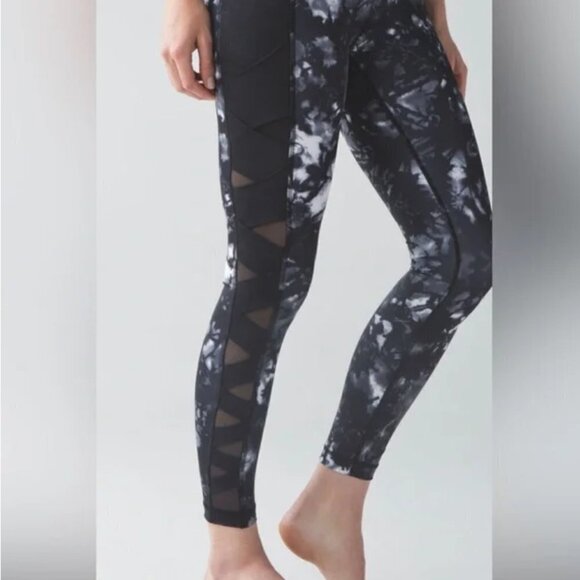 Lululemon Rise and Flow‎ Pant Dusk Dye White Black size 4 - Picture 2 of 10